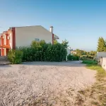 Summer Maisonette